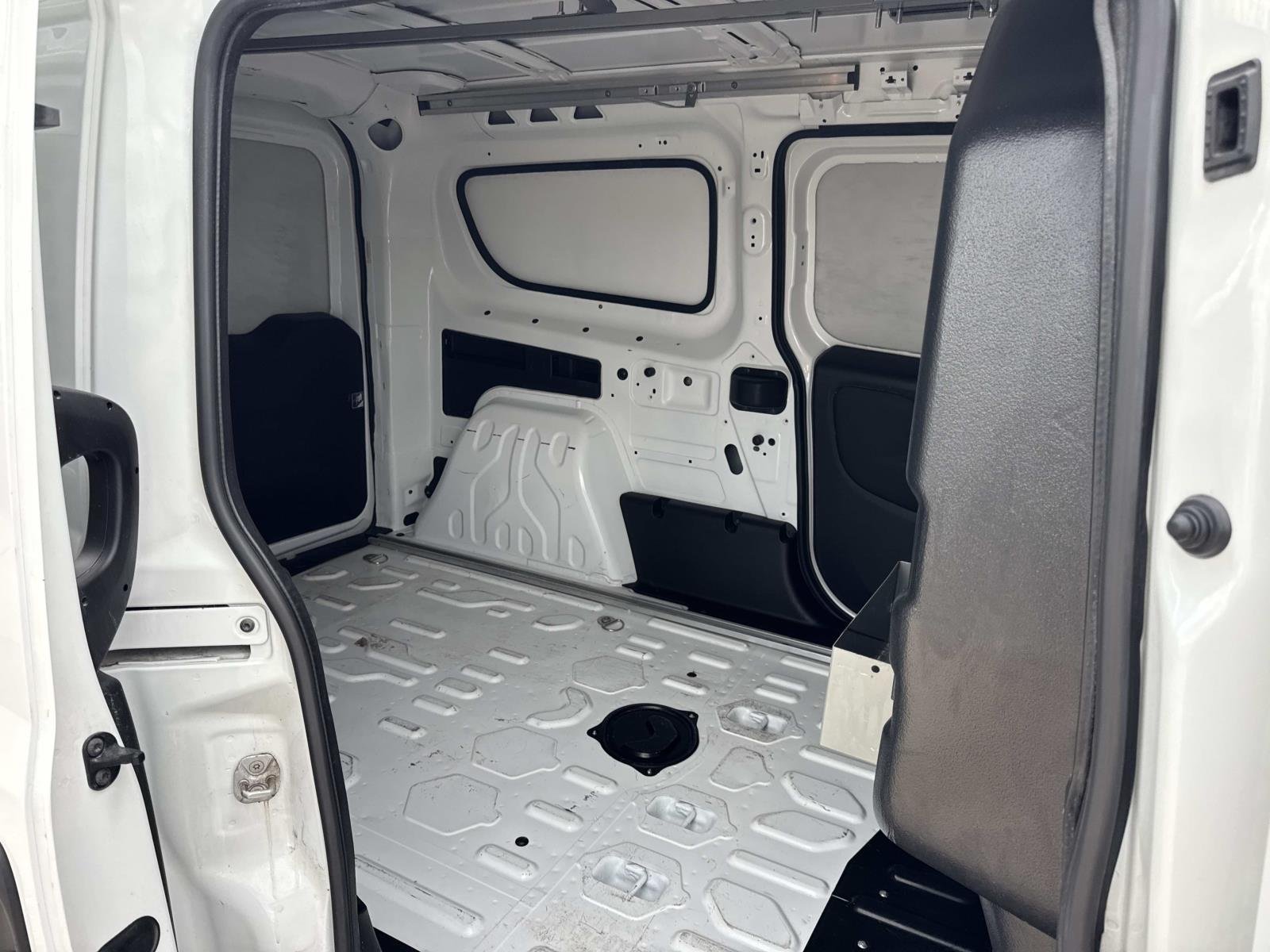 Used 2022 Bright White Ram Tradesman image 9