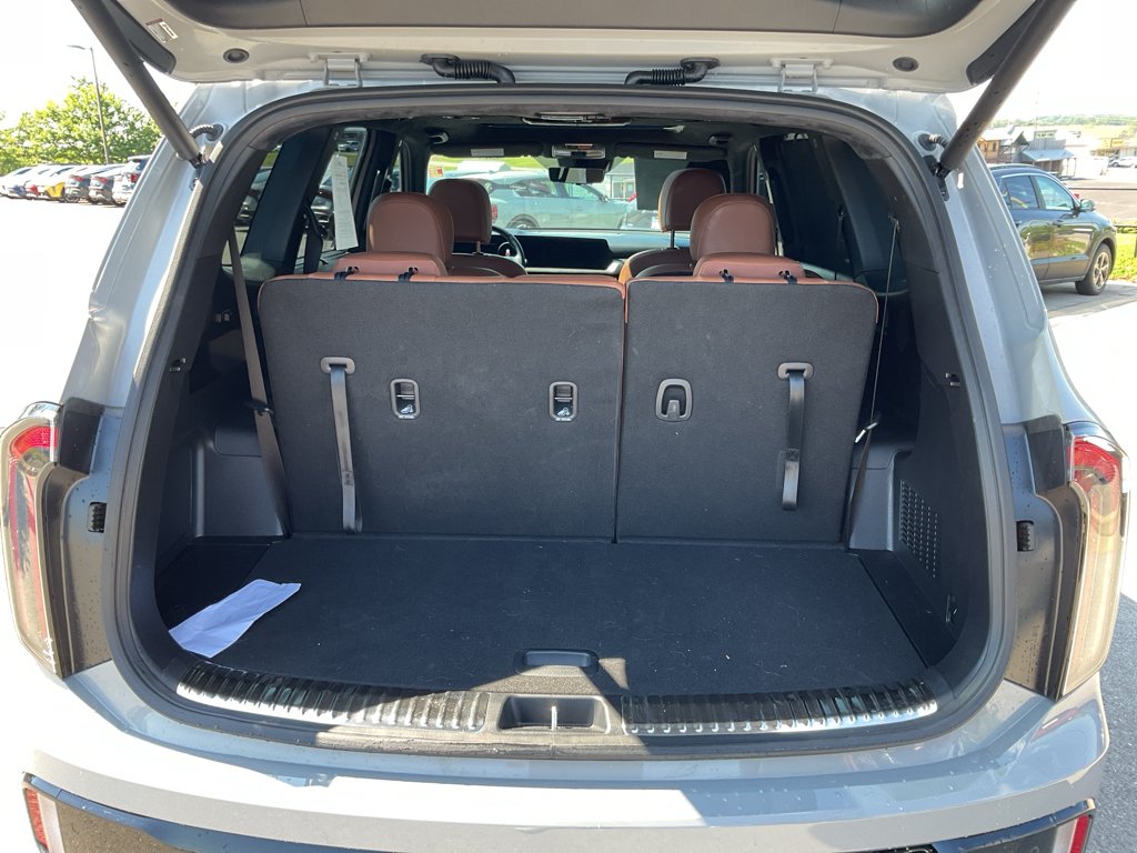 Used 2025 Wolf Gray Kia SX-Prestige X-Line image 18