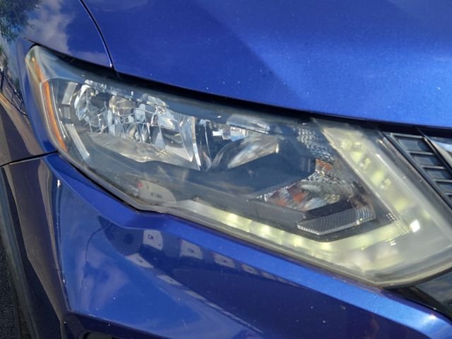 Used 2018 Blue Nissan SV image 5