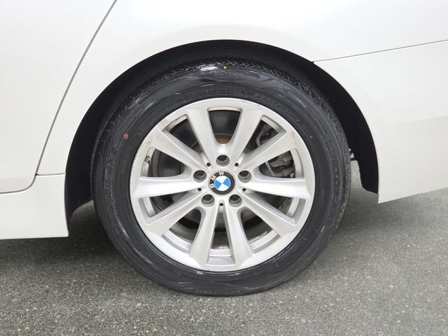 Used 2016 Alpine White BMW 528i xDrive image 33