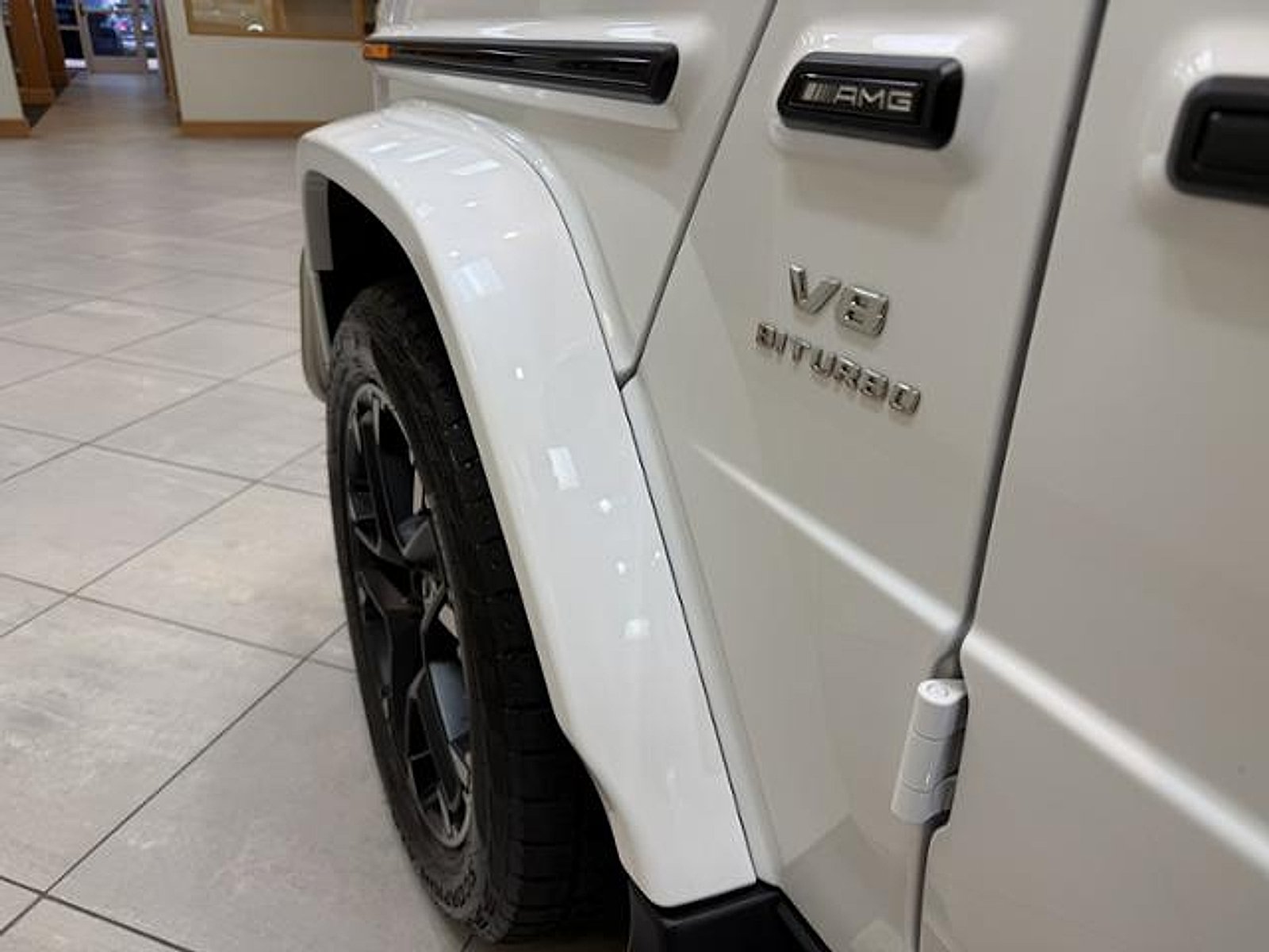Certified Used 2024 MANUFAKTUR Moonlight White Metallic Mercedes-Benz 4MATIC® image 6