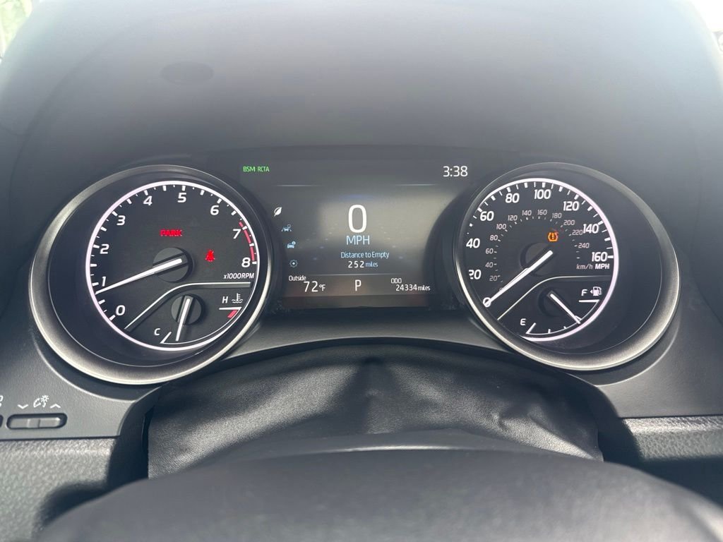 Used 2024 Ice Toyota SE image 11
