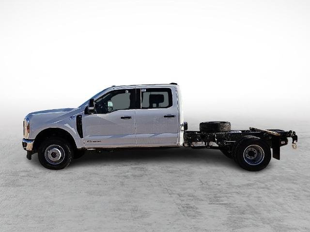 New 2027 Oxford White Ford F-350® XL image 31
