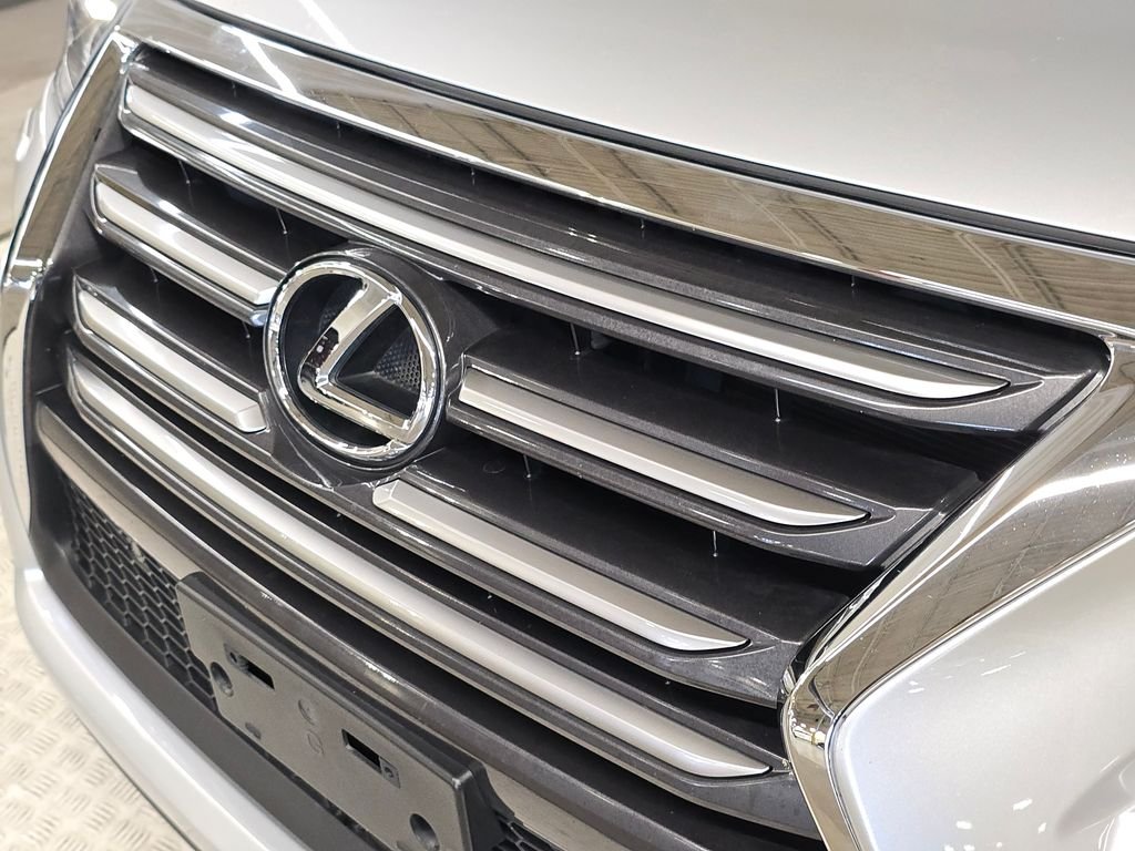 Used 2019  Lexus 460 image 12