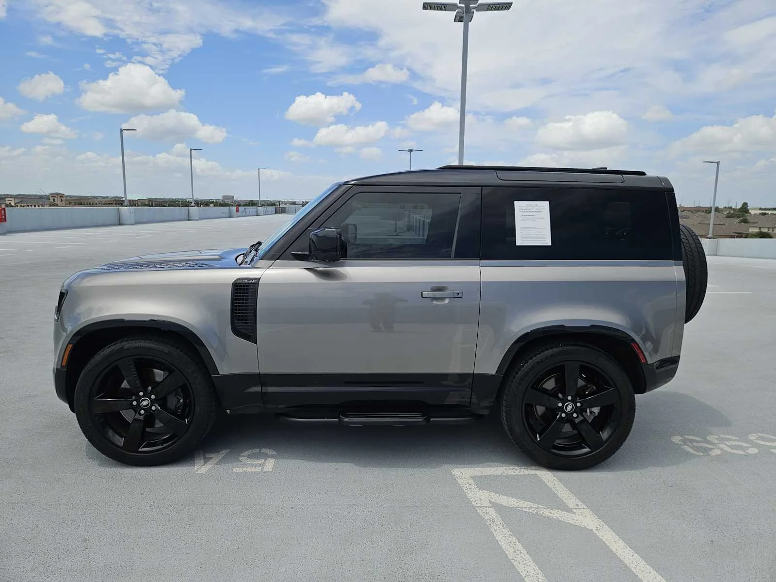 Certified Used 2024 Silicon Silver Premium Metallic Land Rover X-Dynamic SE image 4