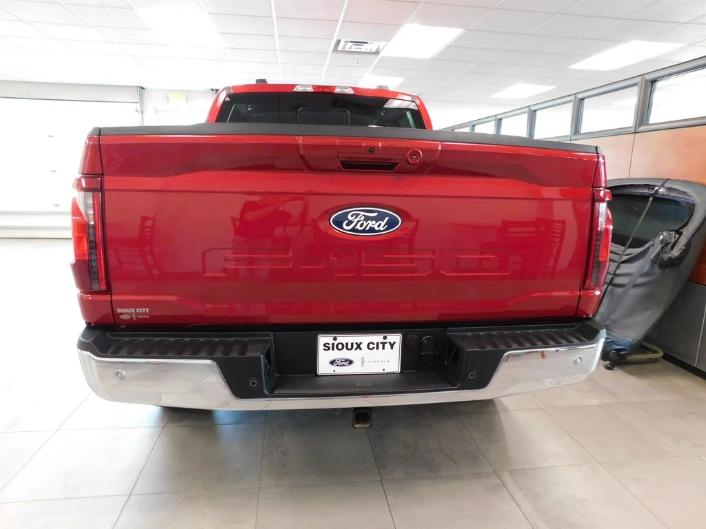 Certified Used 2025 Rapid Red Metallic Tinted Clearcoat Ford XLT image 6