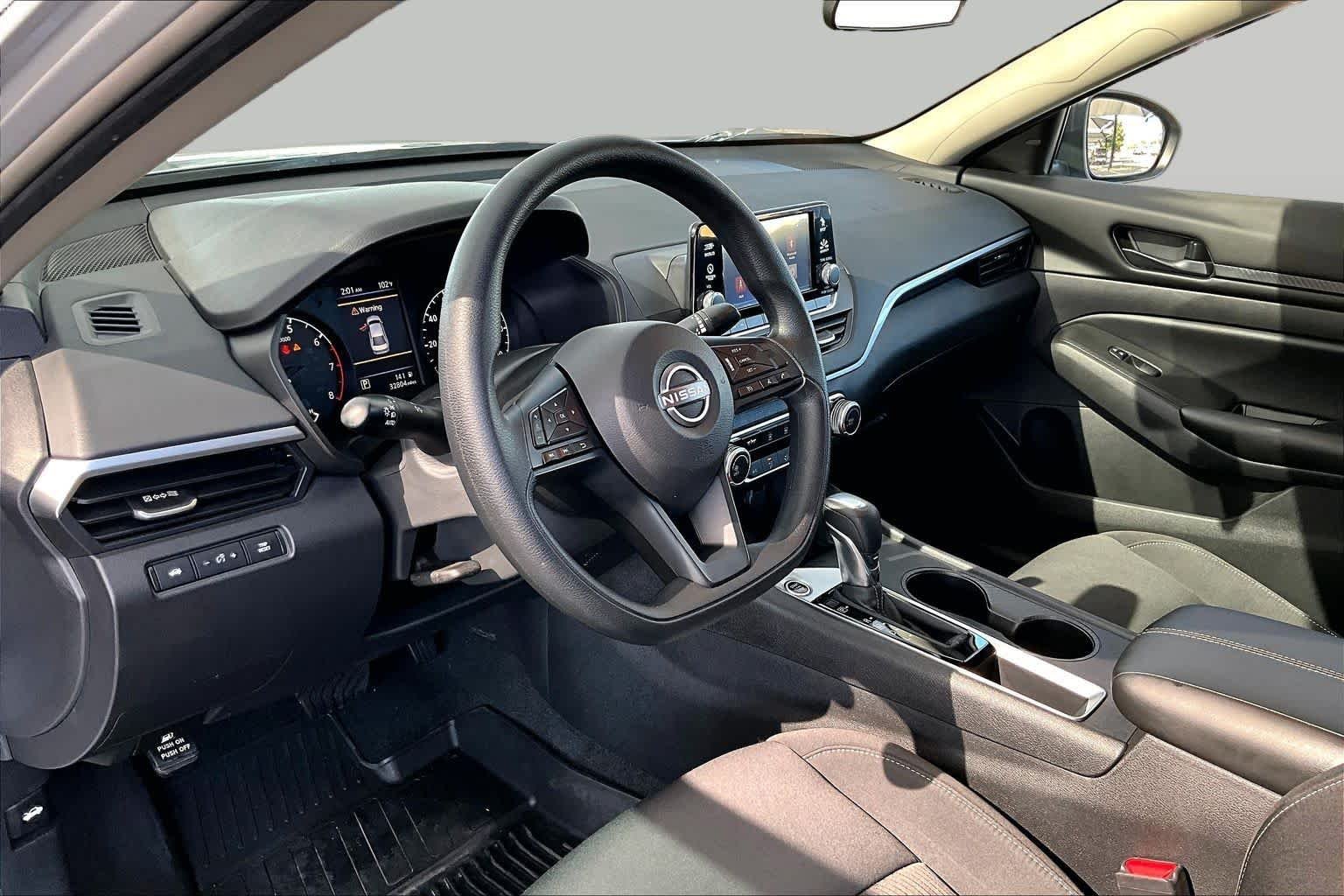 Used 2024 Brilliant Silver Metallic Nissan 2.5 S image 18