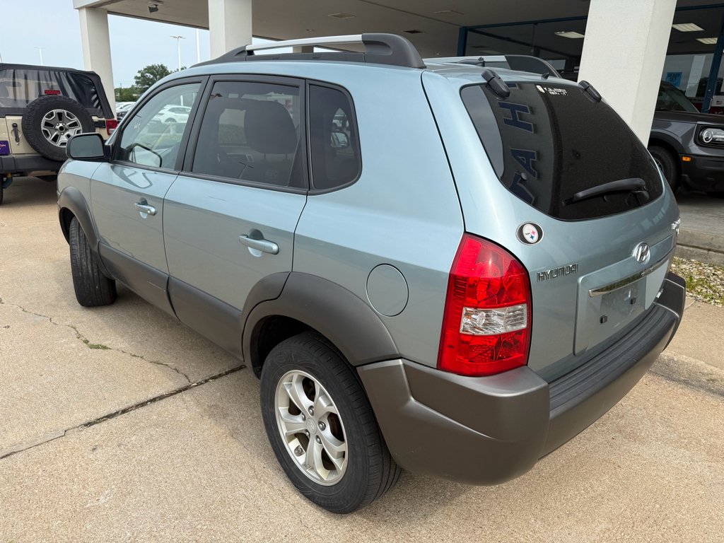 Used 2009 Desert Sage Metallic Hyundai SE image 10