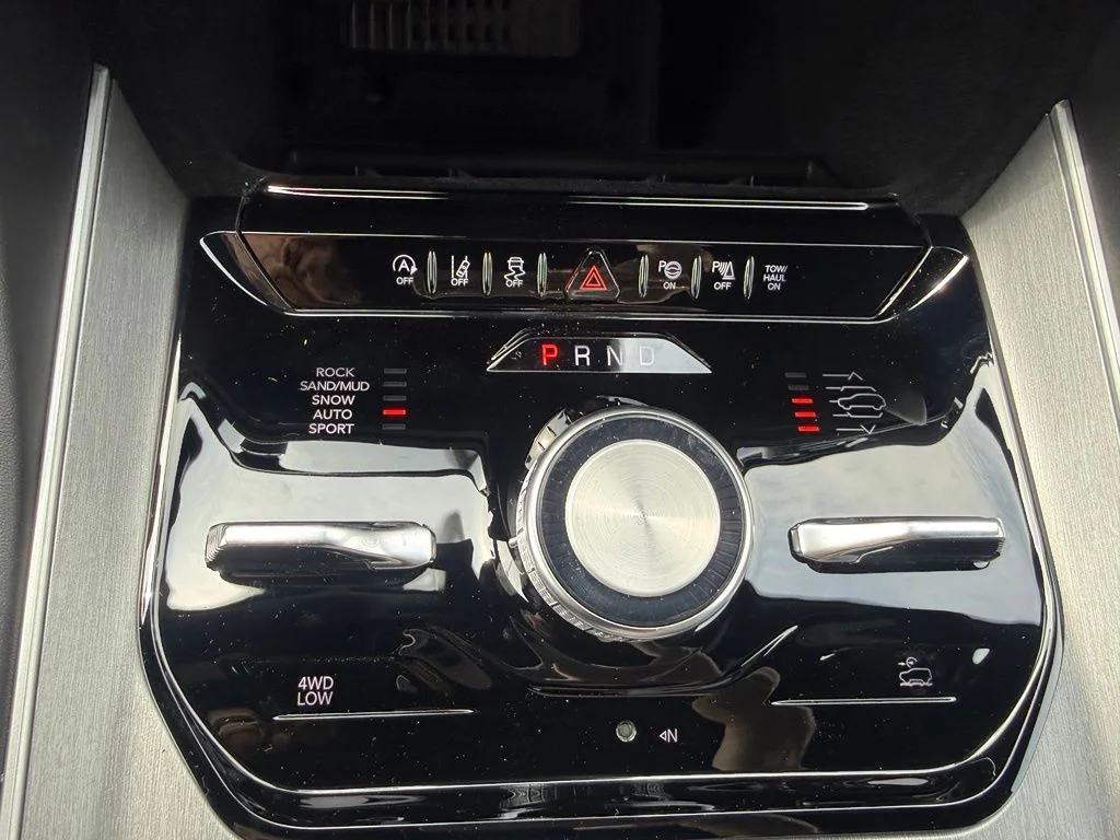 New 2026 Fathom Blue Pearlcoat Jeep Upland image 26