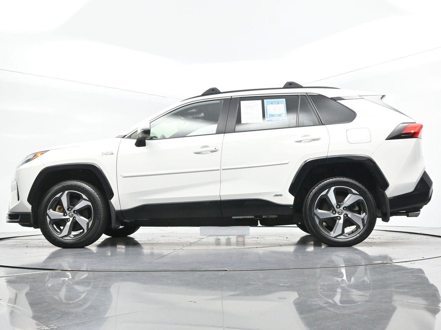 Used 2024 Ice Cap Toyota SE image 47