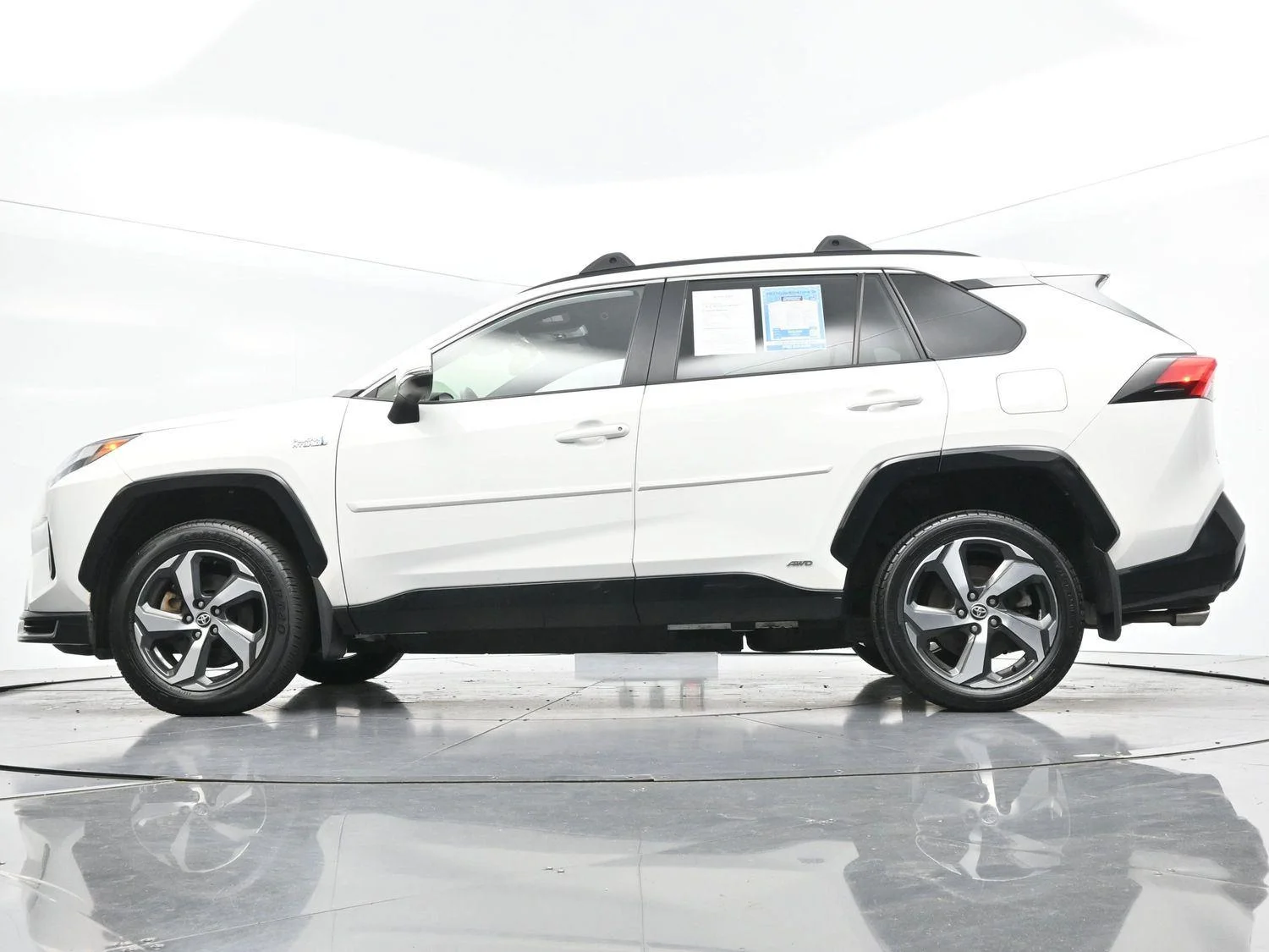 Used 2024 Ice Cap Toyota SE image 47