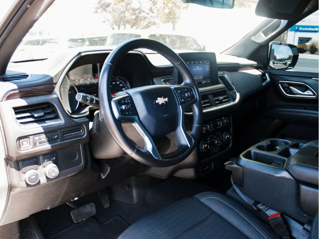 Used 2022 Summit White Chevrolet LS image 8