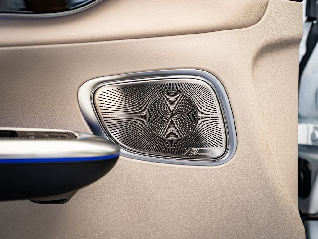 New 2026 MANUFAKTUR Moonlight White Metallic Mercedes-Benz GLC 300 image 23