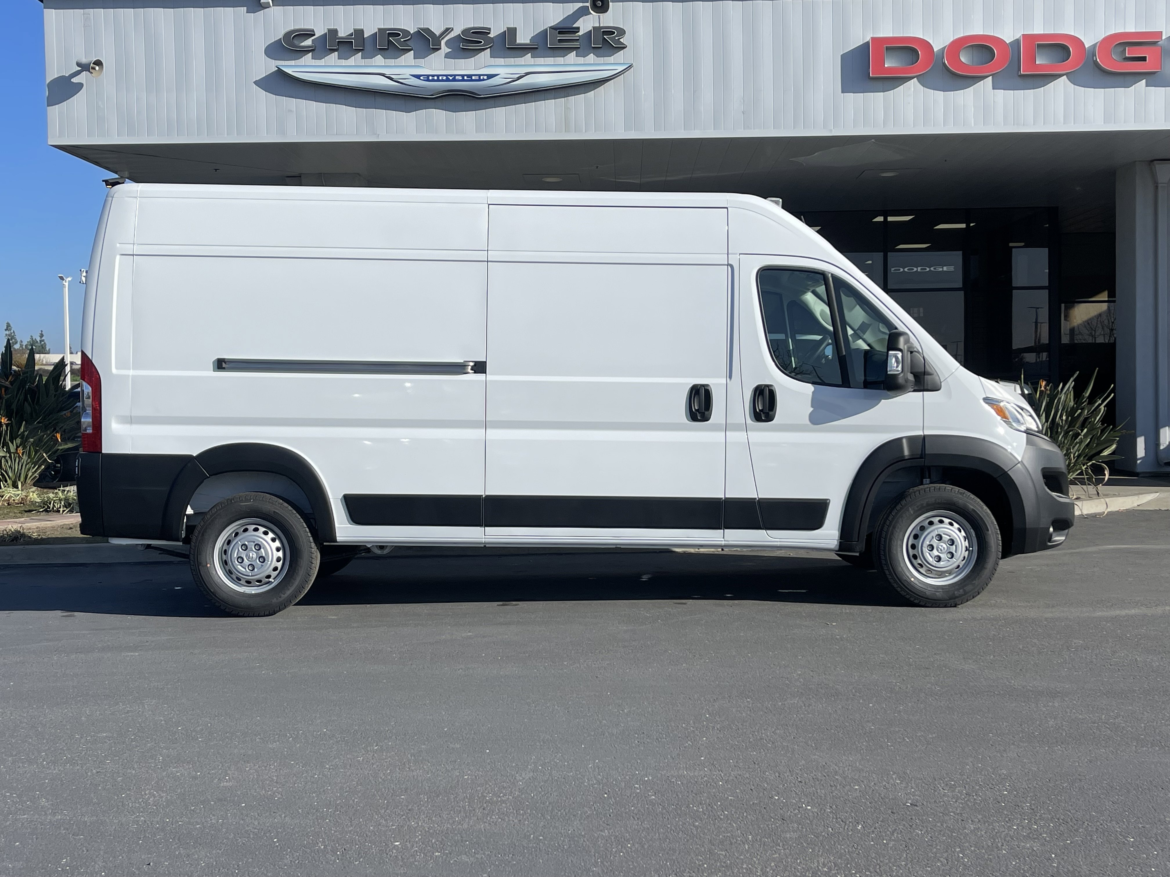 New 2026 Bright White Clear-Coat Exterior Paint RAM High Roof image 5