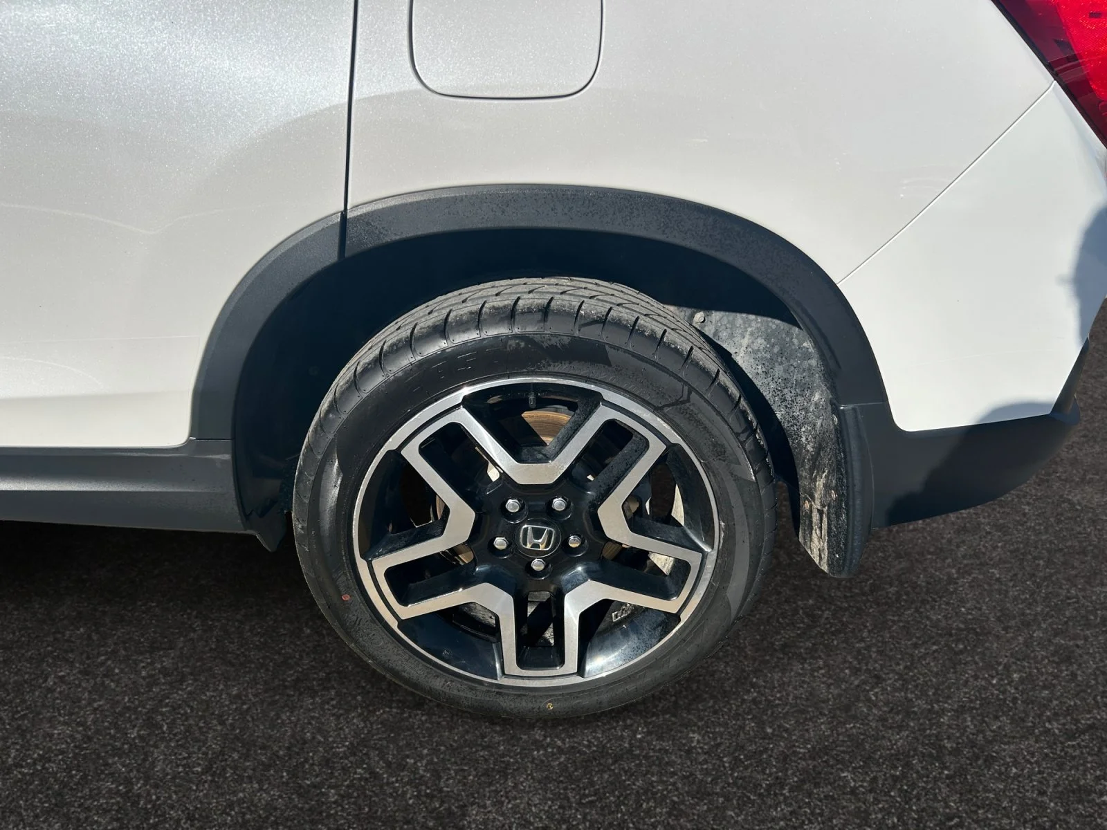 Used 2023 White Honda TOURING AWD image 9