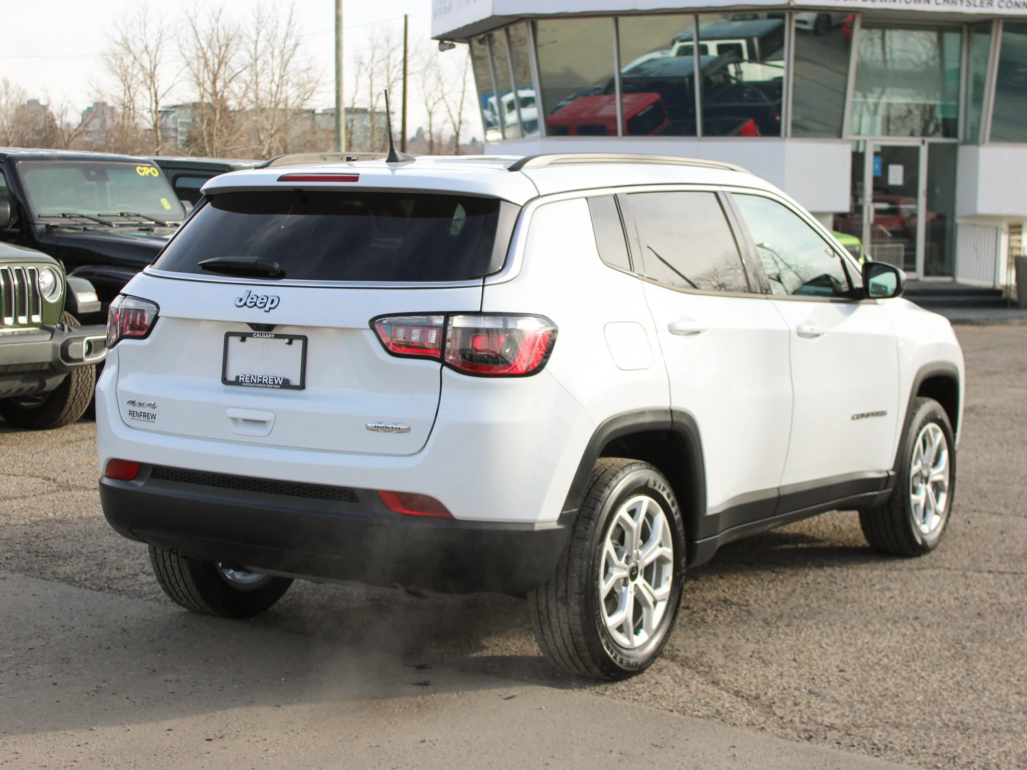 Certified Used 2025 White Jeep North * No Accidents | Heated Seats | Apple CarPlay | Remote Start | Forward Collision Warning image 16