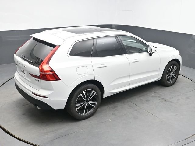 Used 2021 White Volvo T6 Momentum image 41
