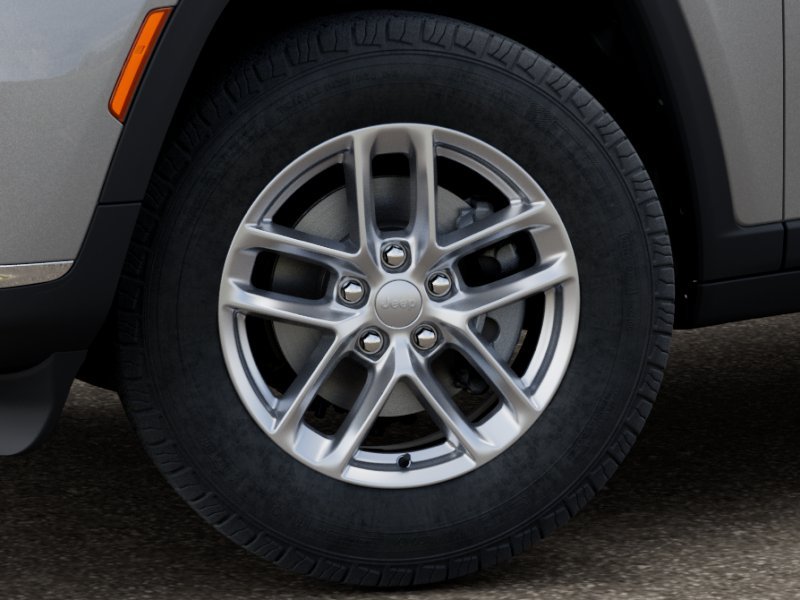 New 2026 Silver Zynith Exterior Paint Jeep Laredo image 4