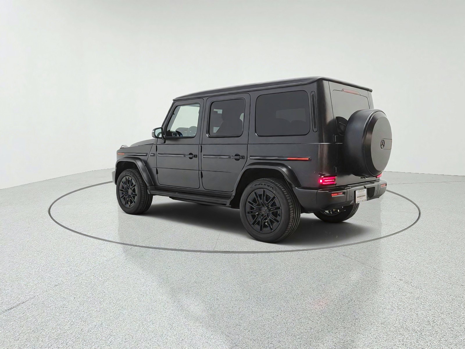 New 2027 MANUFAKTUR Night Black Magno Mercedes-Benz G 580e SUV image 28