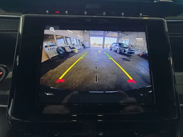 Used 2023 Diamond Black Jeep Altitude X image 21