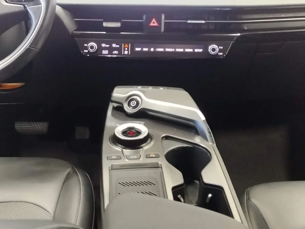 Used 2024 Gray Kia Light image 38