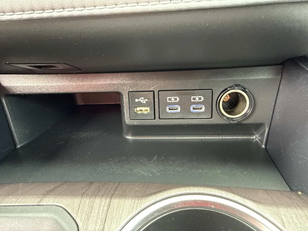 Used 2022  Toyota Limited image 34