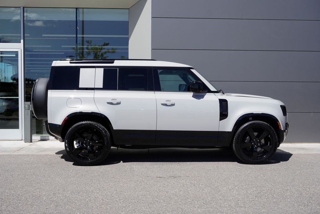 New 2026 Borasco Grey Land Rover X-Dynamic SE image 7