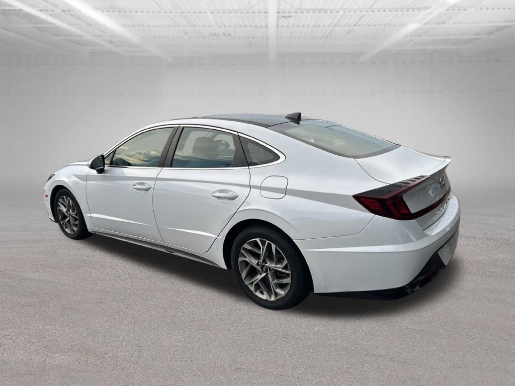 Used 2021 Gray Hyundai SEL image 3