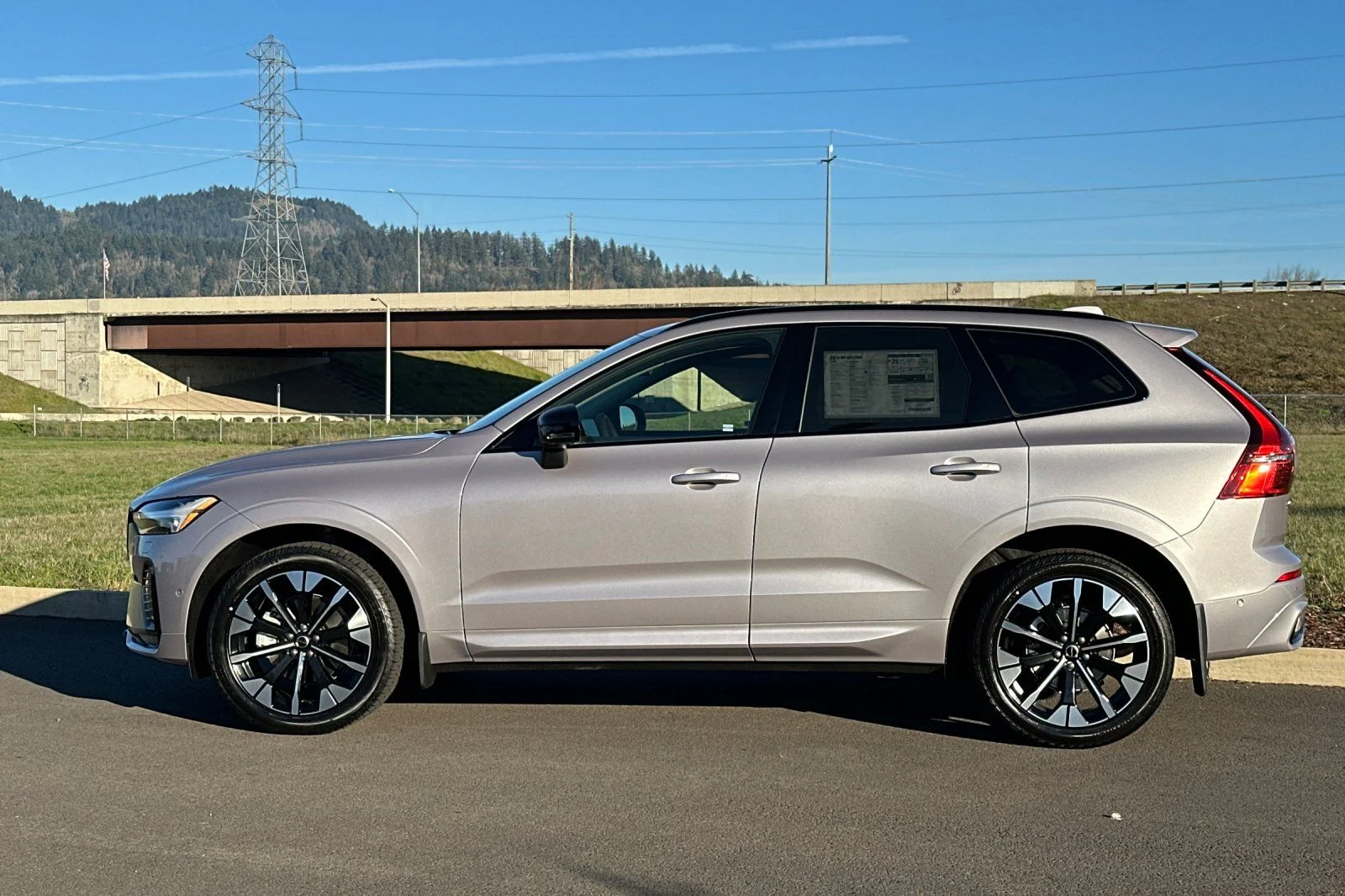 2026 Volvo XC60 Plus - Photo 6