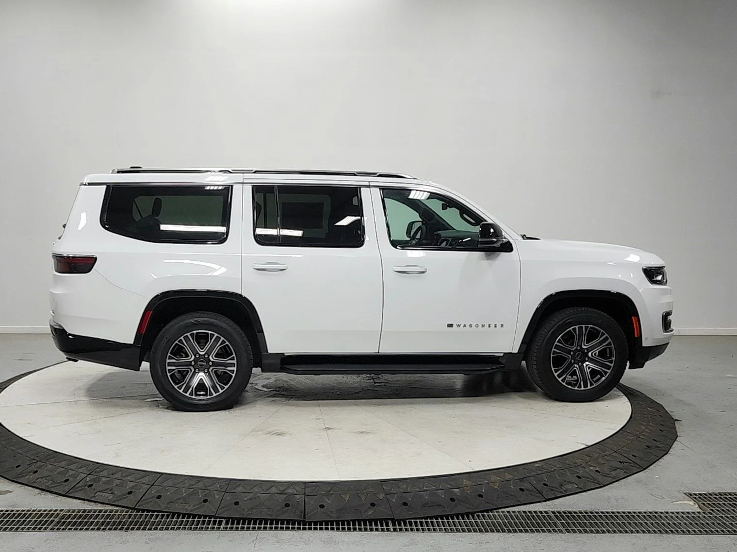 Used 2025 Bright White Clearcoat Jeep Base image 8