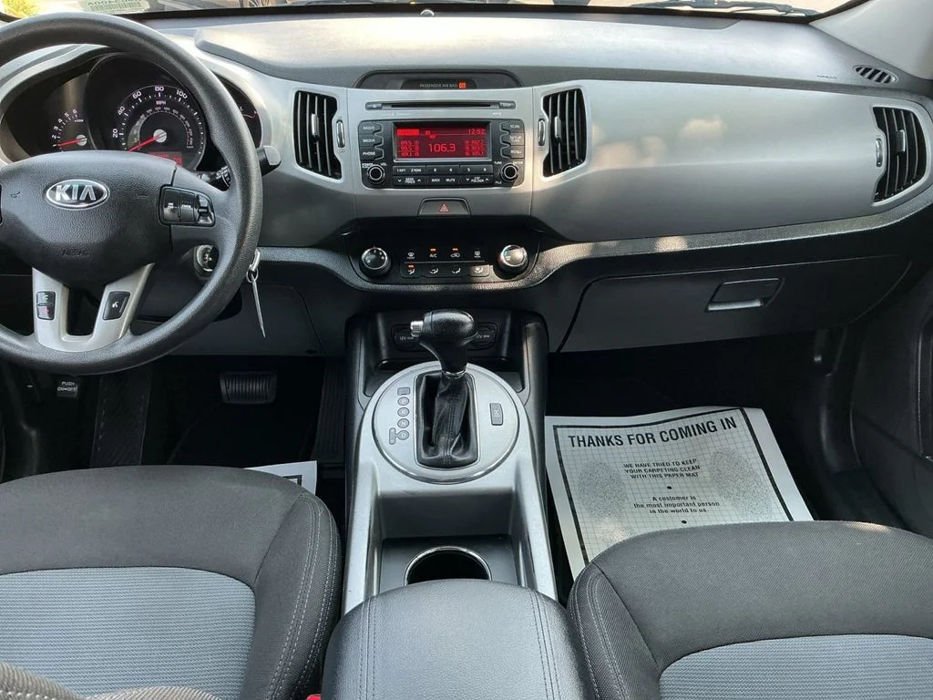 Used 2016 Silver Kia LX image 19