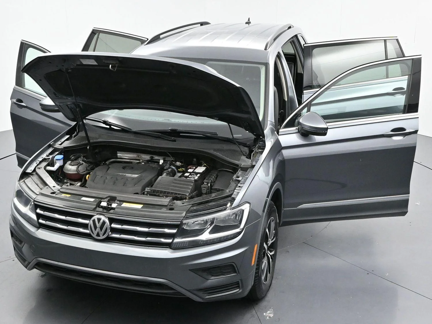 Used 2021 Platinum Gray Metallic Volkswagen SE image 37