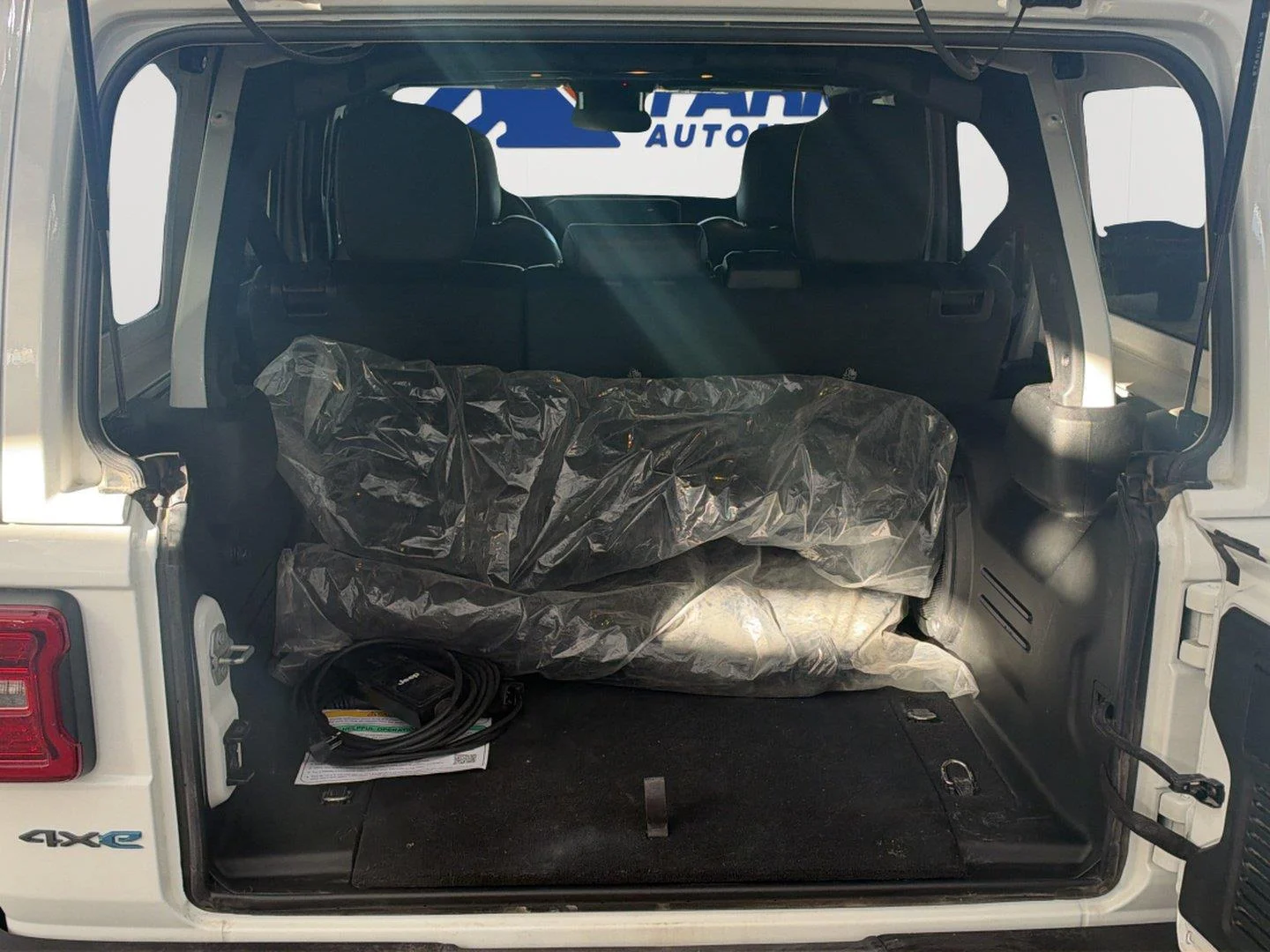 Used 2024 Bright White Clearcoat Jeep Rubicon X image 10