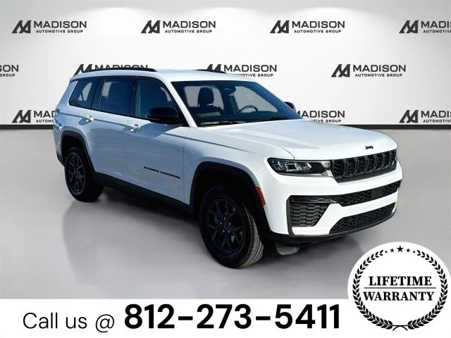 New 2027 White Jeep Laredo Altitude image 3