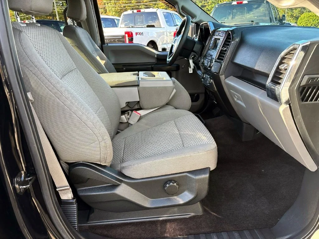 Used 2017  Ford XLT image 15