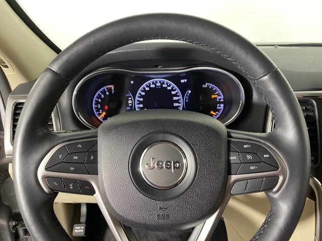 Used 2018 Silver Jeep Laredo E image 20