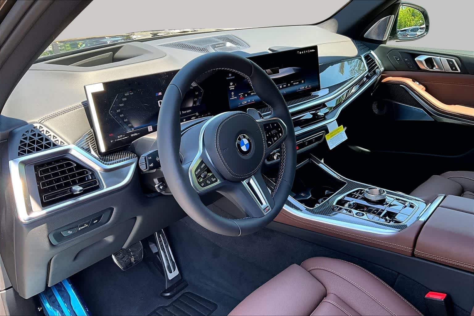 New 2026 Manhattan Green Metallic BMW M60i image 9