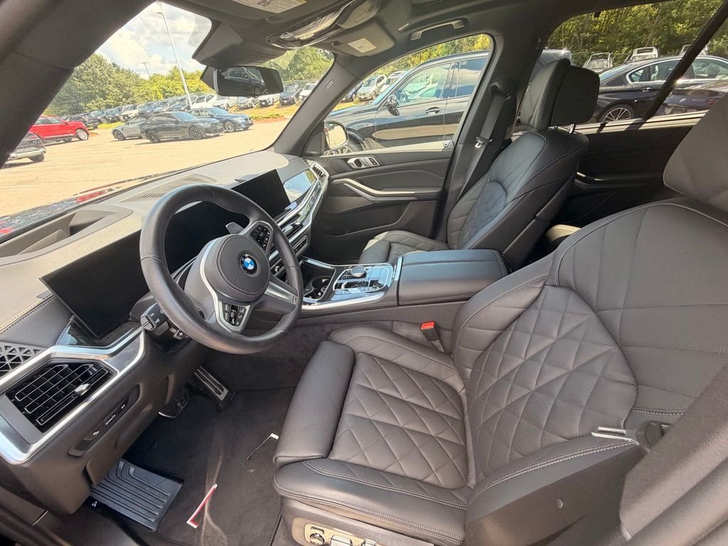 Used 2026 Black Sapphire Metallic BMW xDrive40i image 5