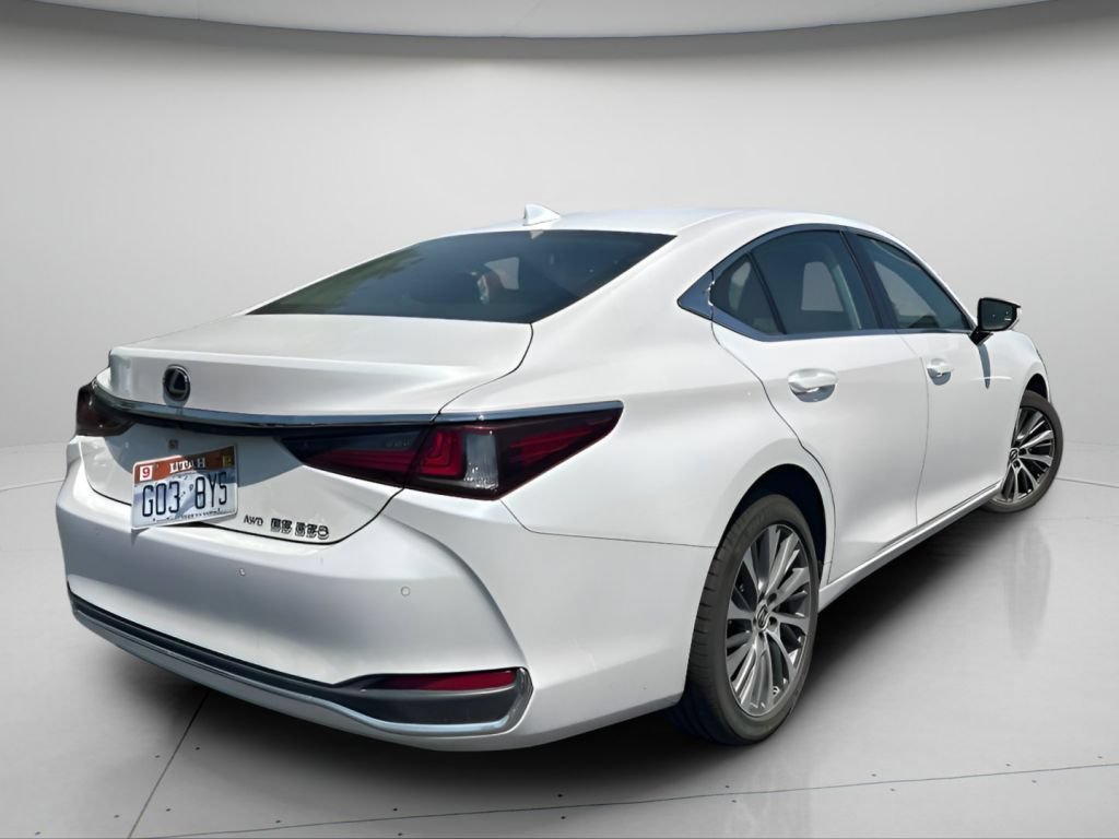 Used 2021 White Pearl Lexus 250 image 5