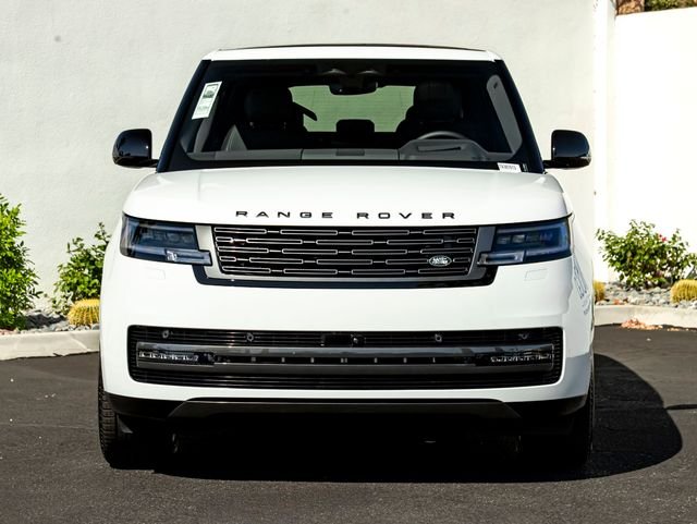 New 2026 Fuji White Land Rover SE image 3