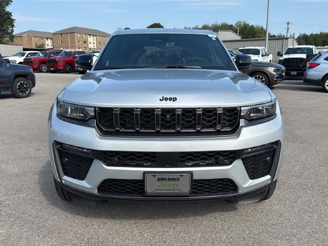 New 2026 Silver Zynith Exterior Paint Jeep  image 20