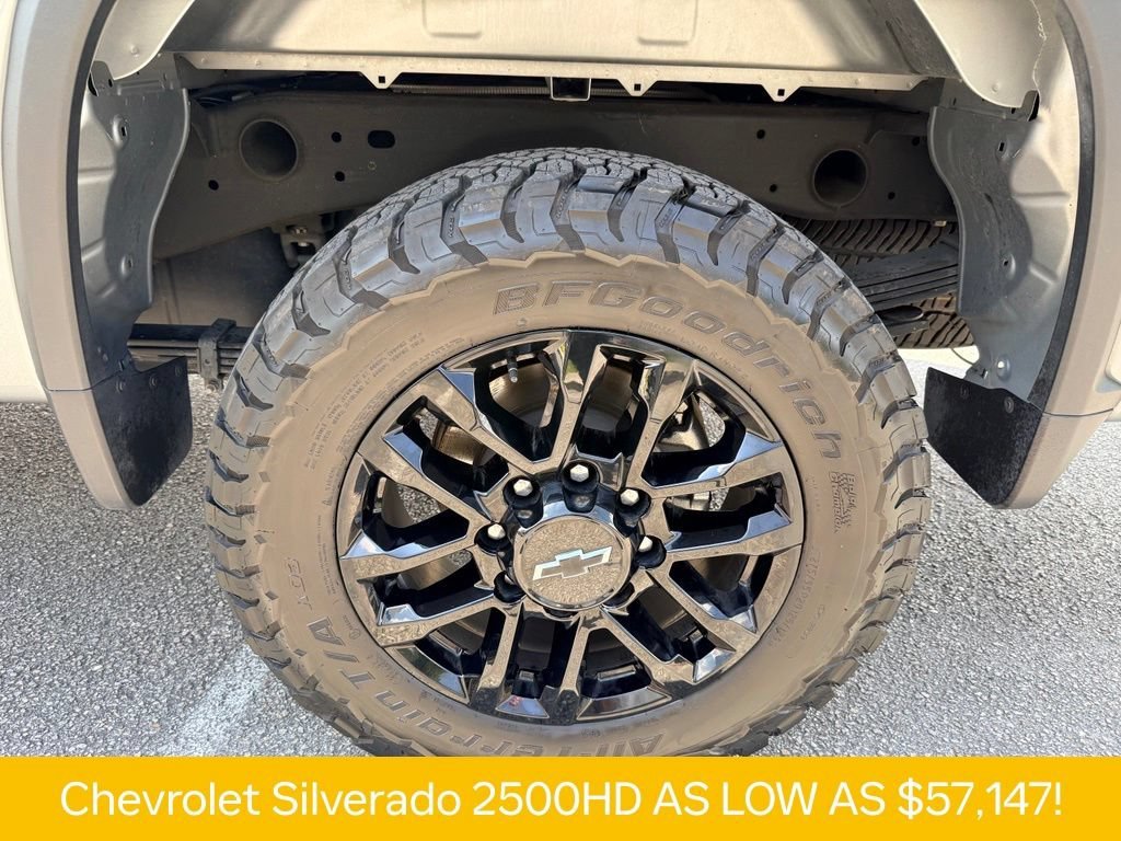 Used 2025 Sterling Gray Metallic Chevrolet LT image 33