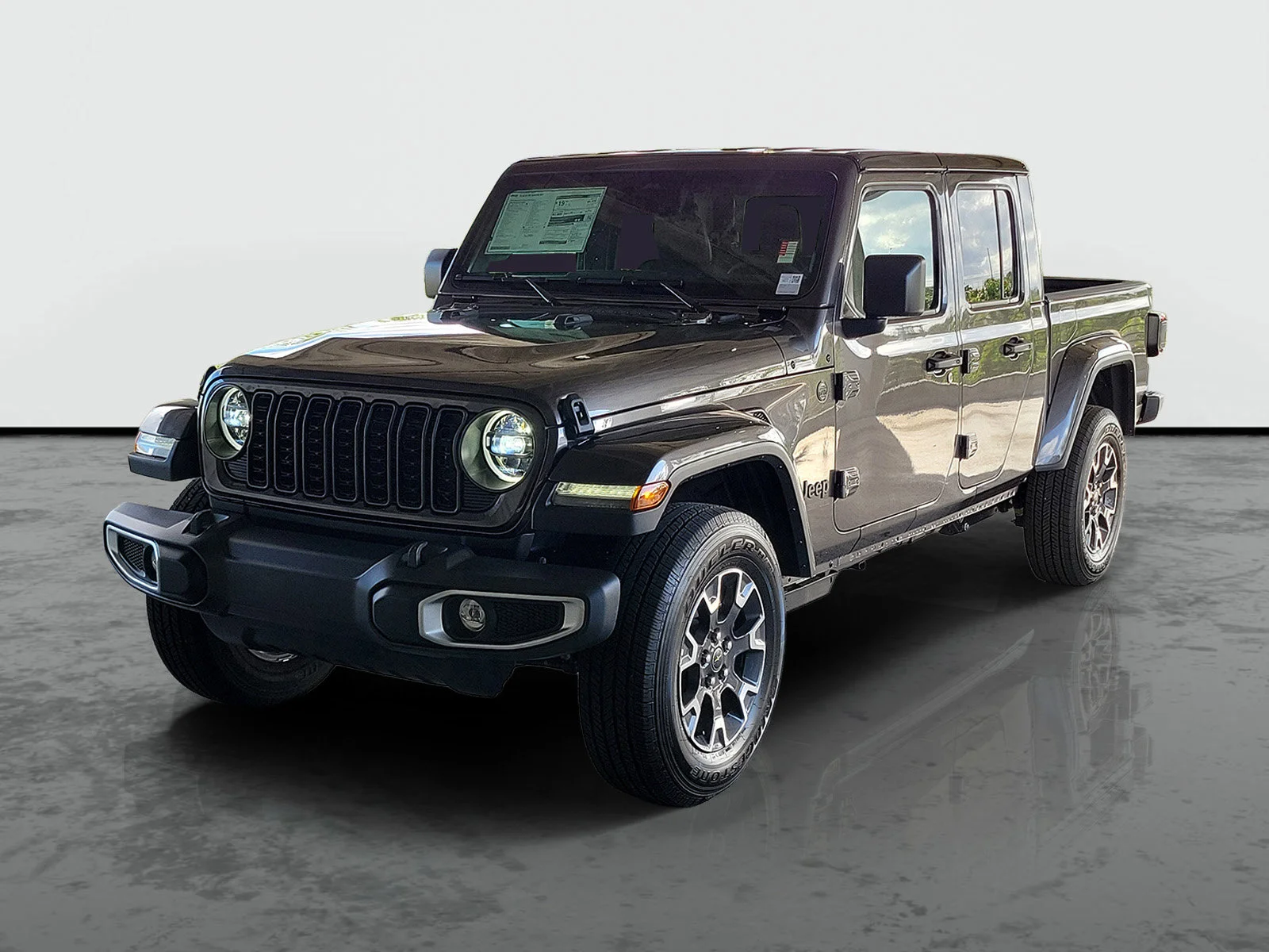 New 2026 Granite Crystal Metallic Clear-Coat Exterior Paint Jeep Sahara image 3