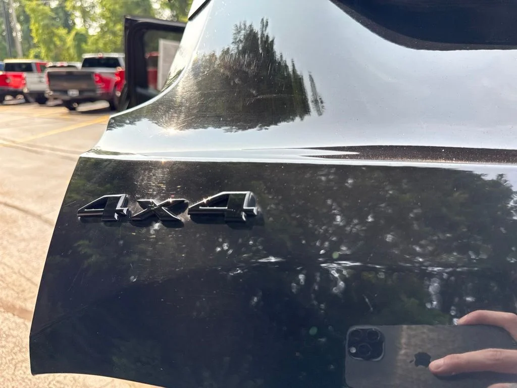 Used 2023 Black Jeep Latitude image 15