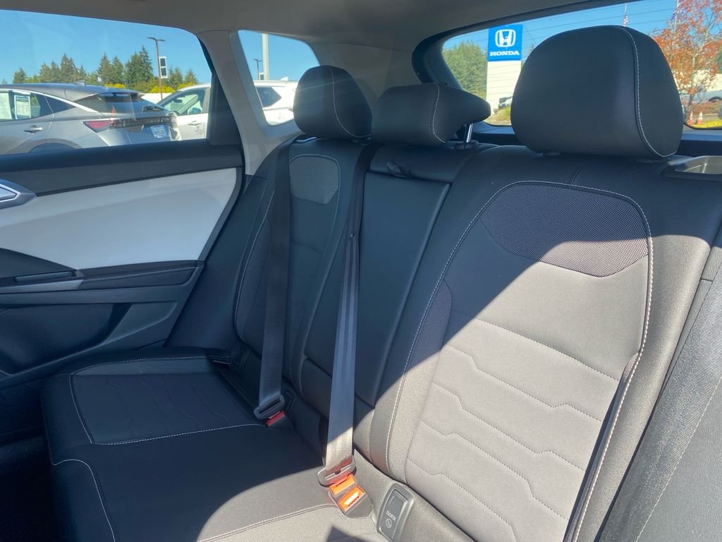 Used 2025 Gray Volkswagen 1.5T SE image 18