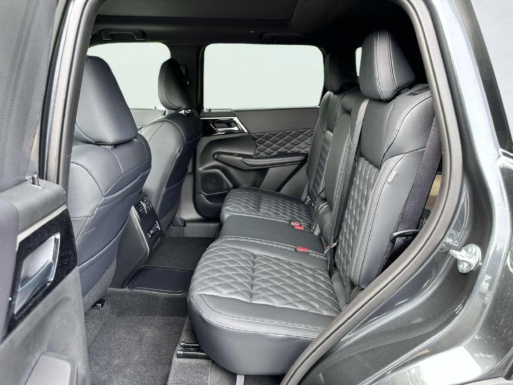 New 2026 Moonrock Gray Nissan Platinum image 14