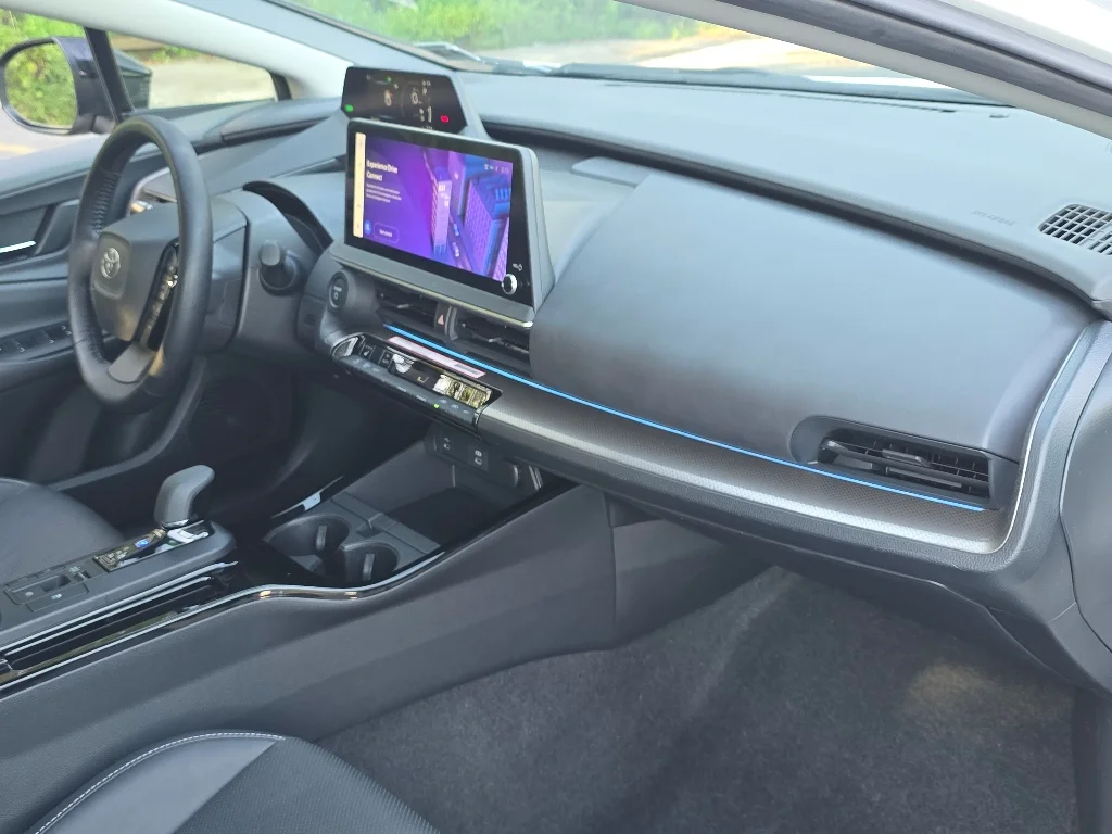 Used 2023 Wind Chill Pearl Toyota XLE image 21