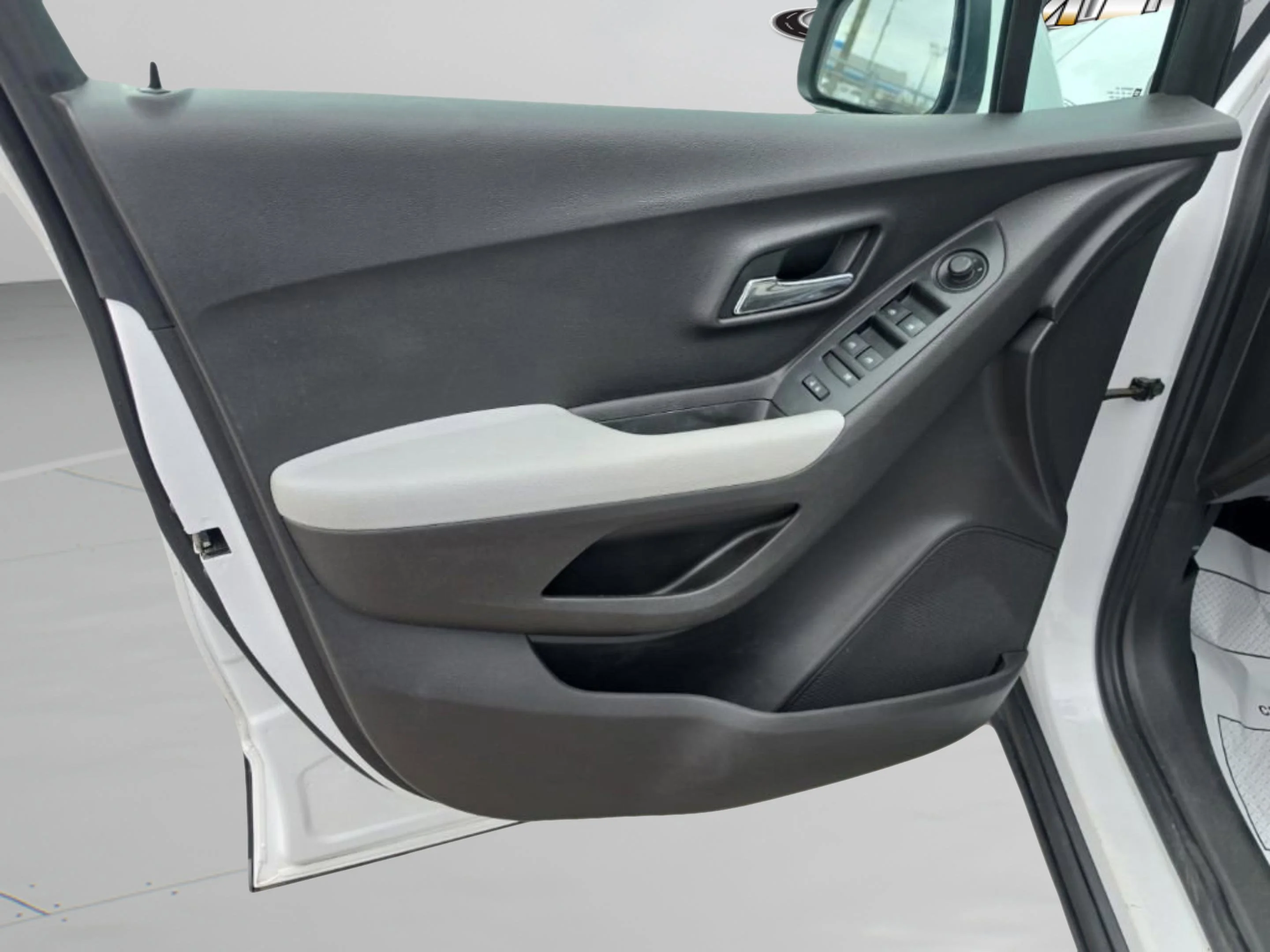 Used 2020 SUMMIT WHITE Chevrolet LS image 16