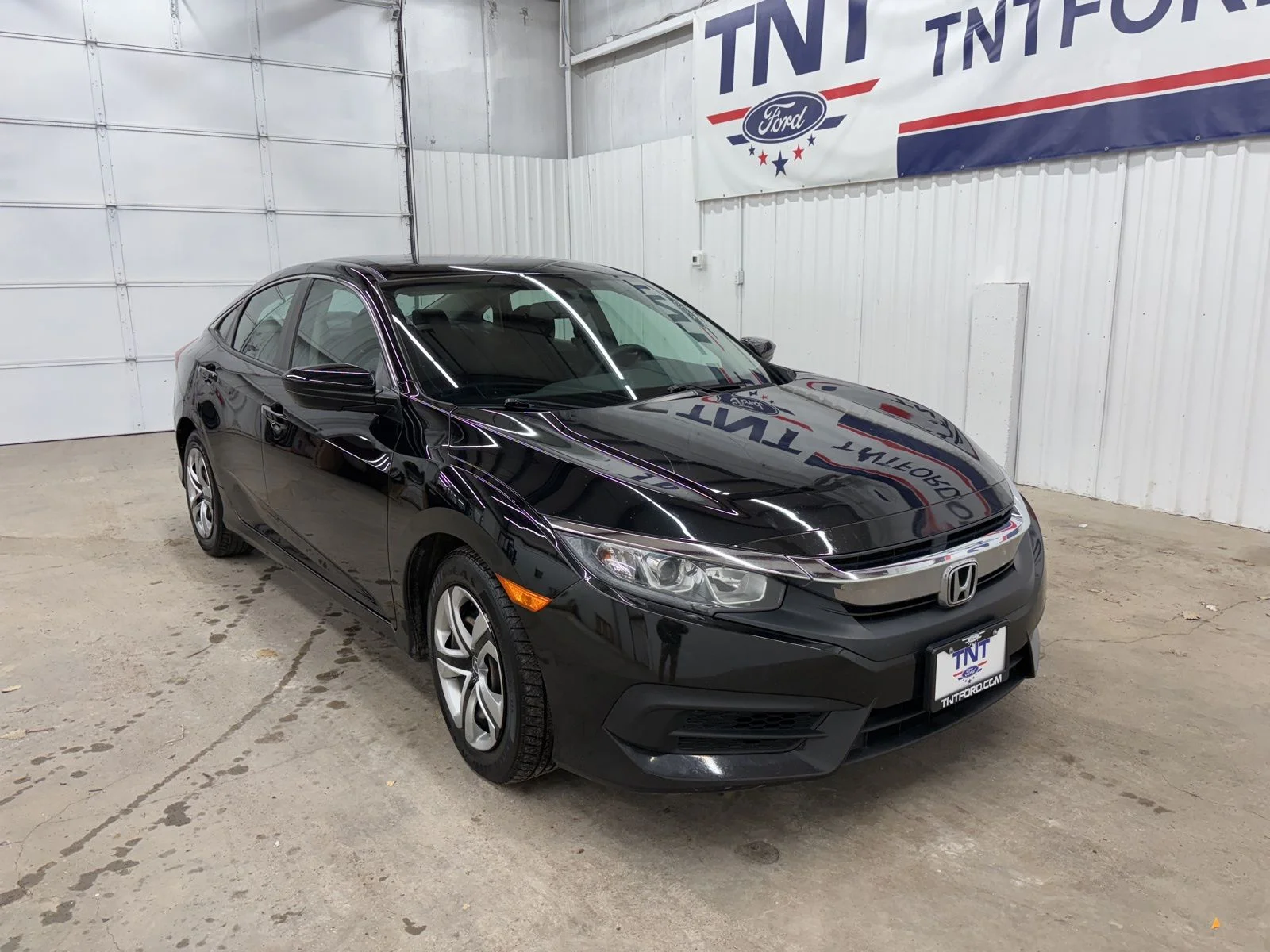 Certified 2018 Honda Civic LX with VIN 2HGFC2F53JH605984 for sale in Red Oak, IA
