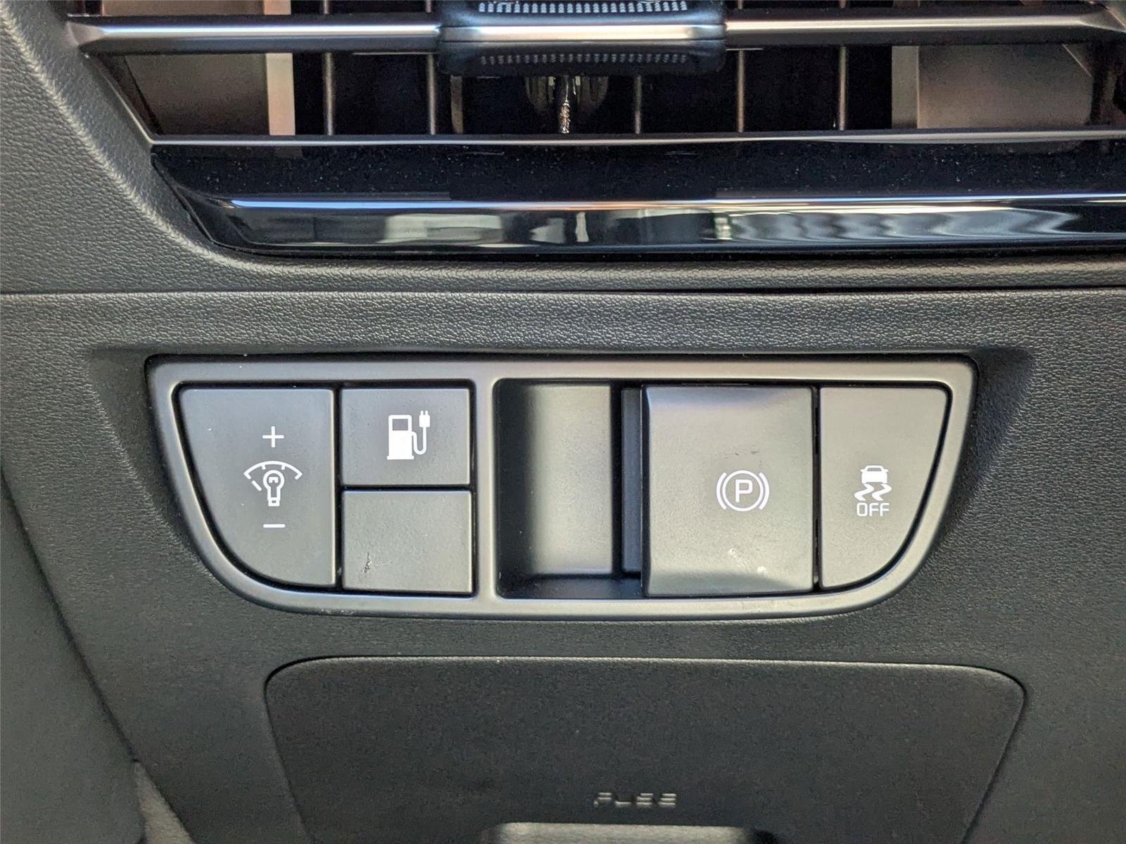 New 2025 Ebony Black Kia Light Long Range image 17